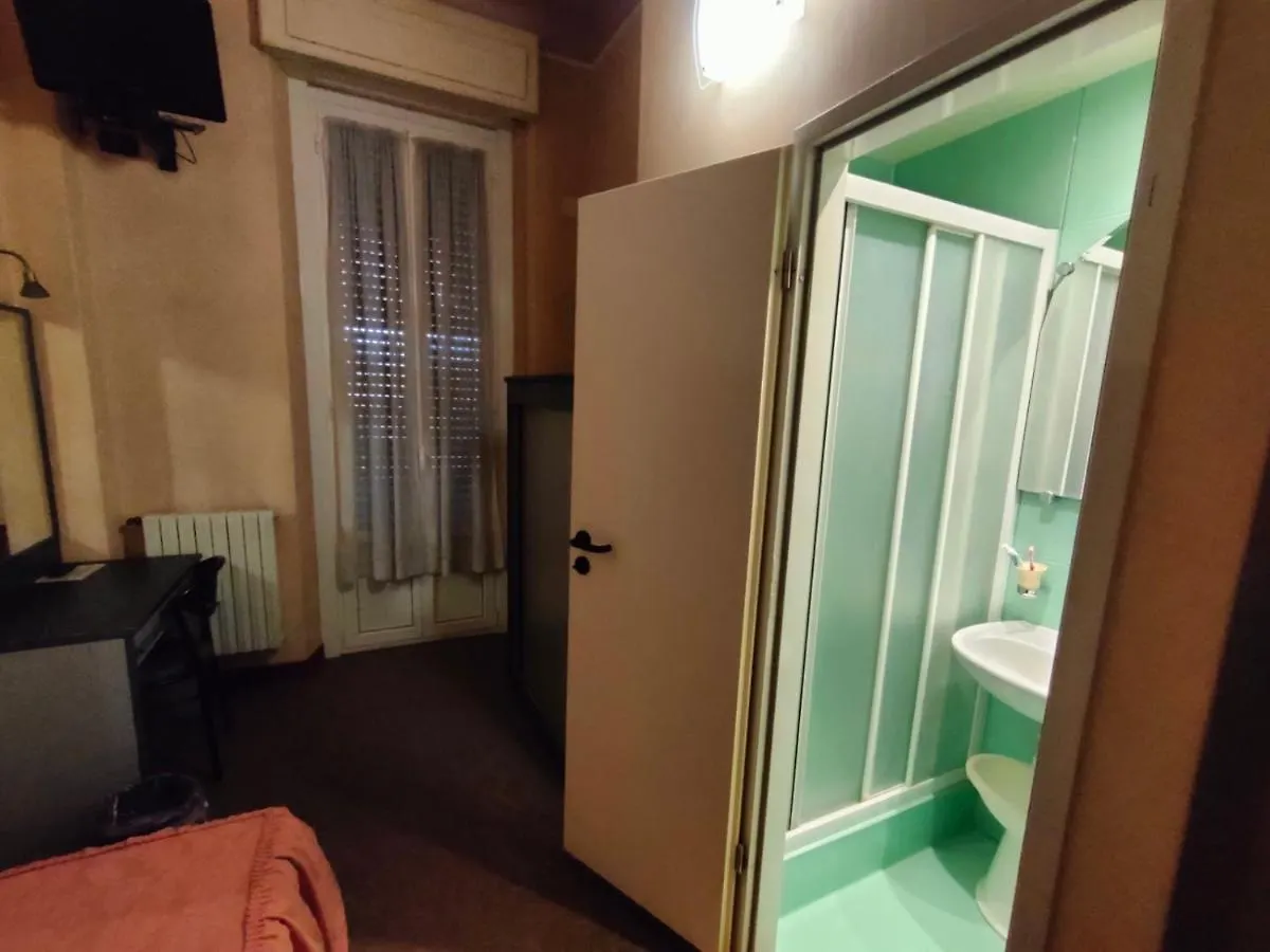 Hotel Ada Milano 2*,  Italia