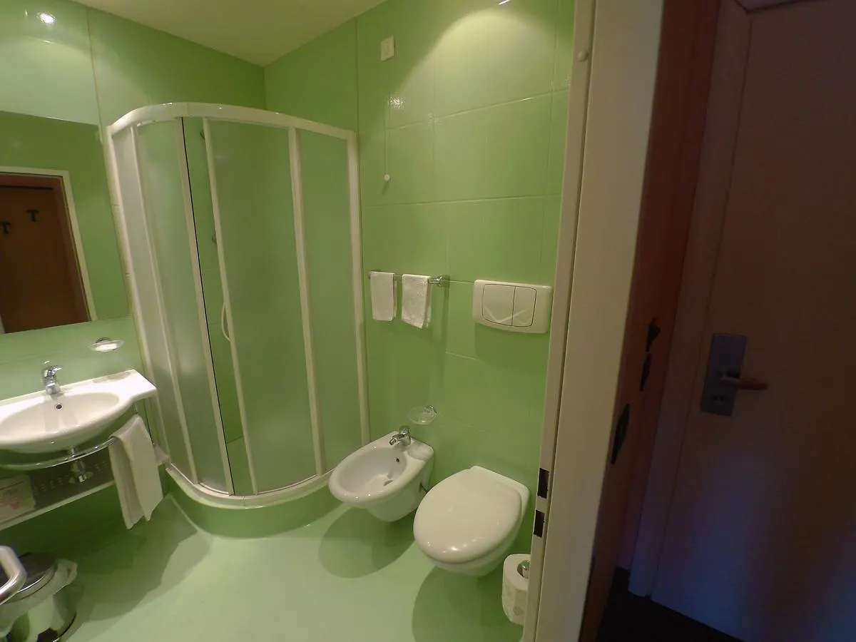 Hotel Ada Milano 2*,