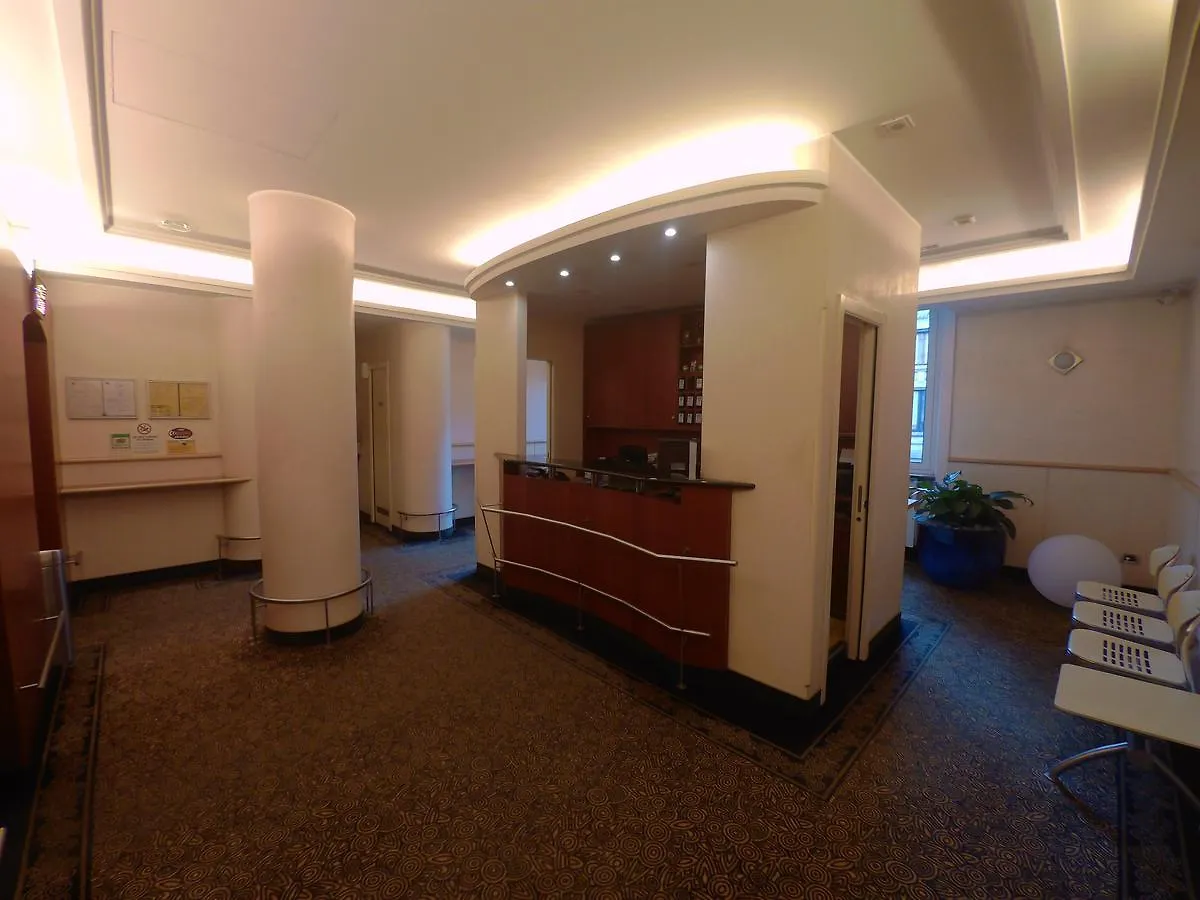**  Hotel Ada Milano Italia